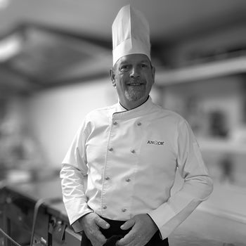 जूलियन जॉर्ज हॉवेल्स